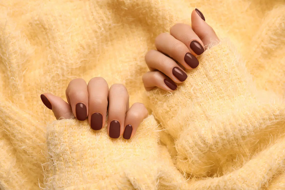 Colores de uñas para morenas: tonos que favorecen tu piel