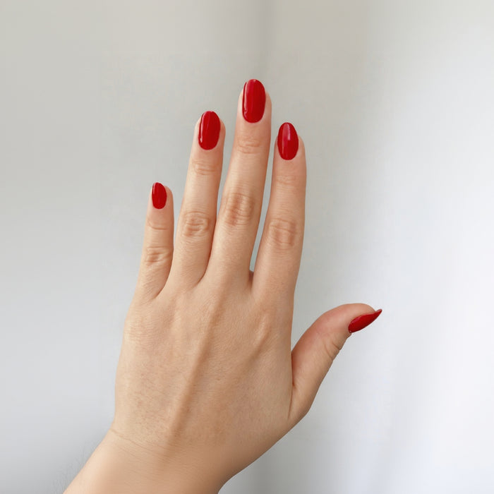 Escarlata Veil aplicado en uñas