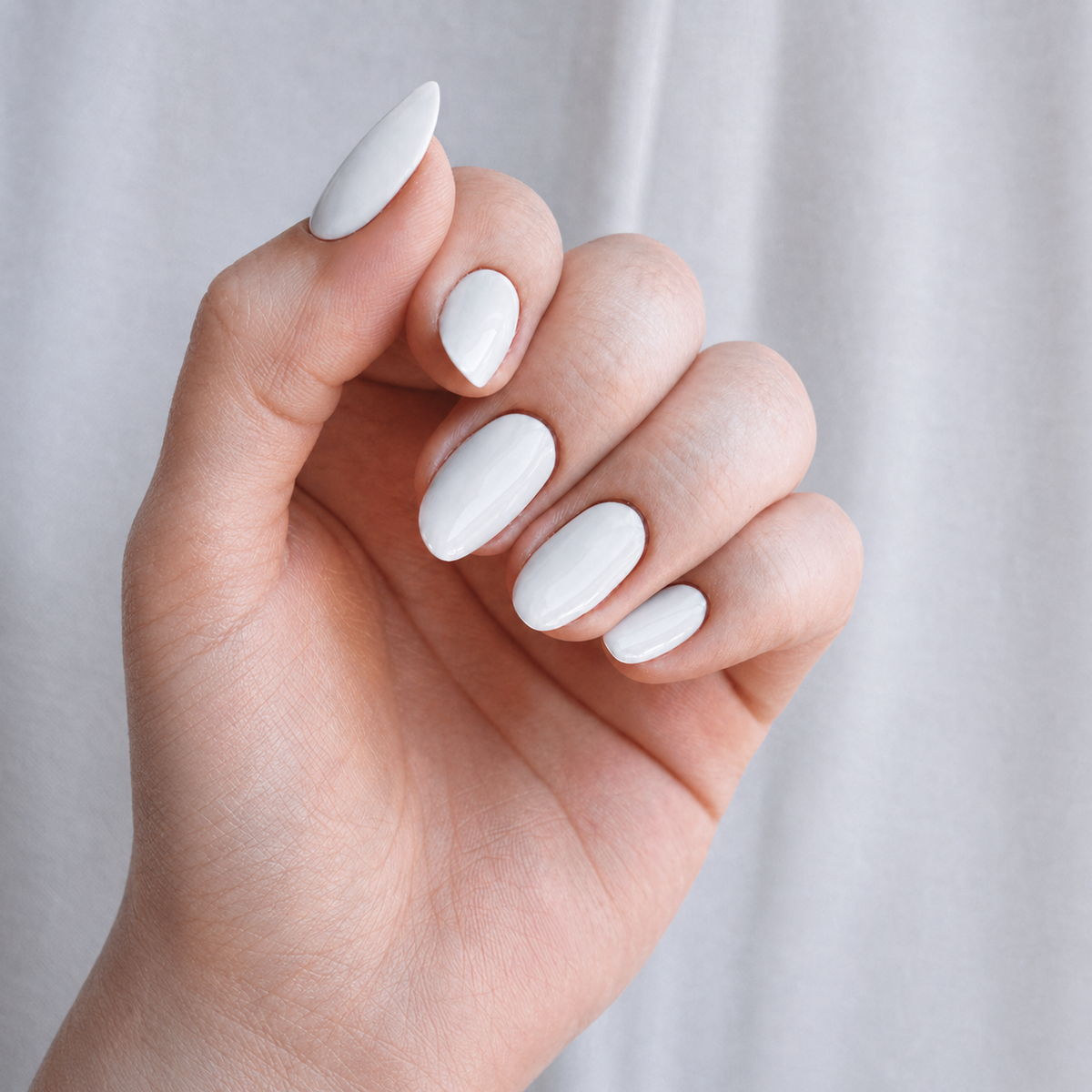 Manicure con esmalte blanco Blanco Nieve
