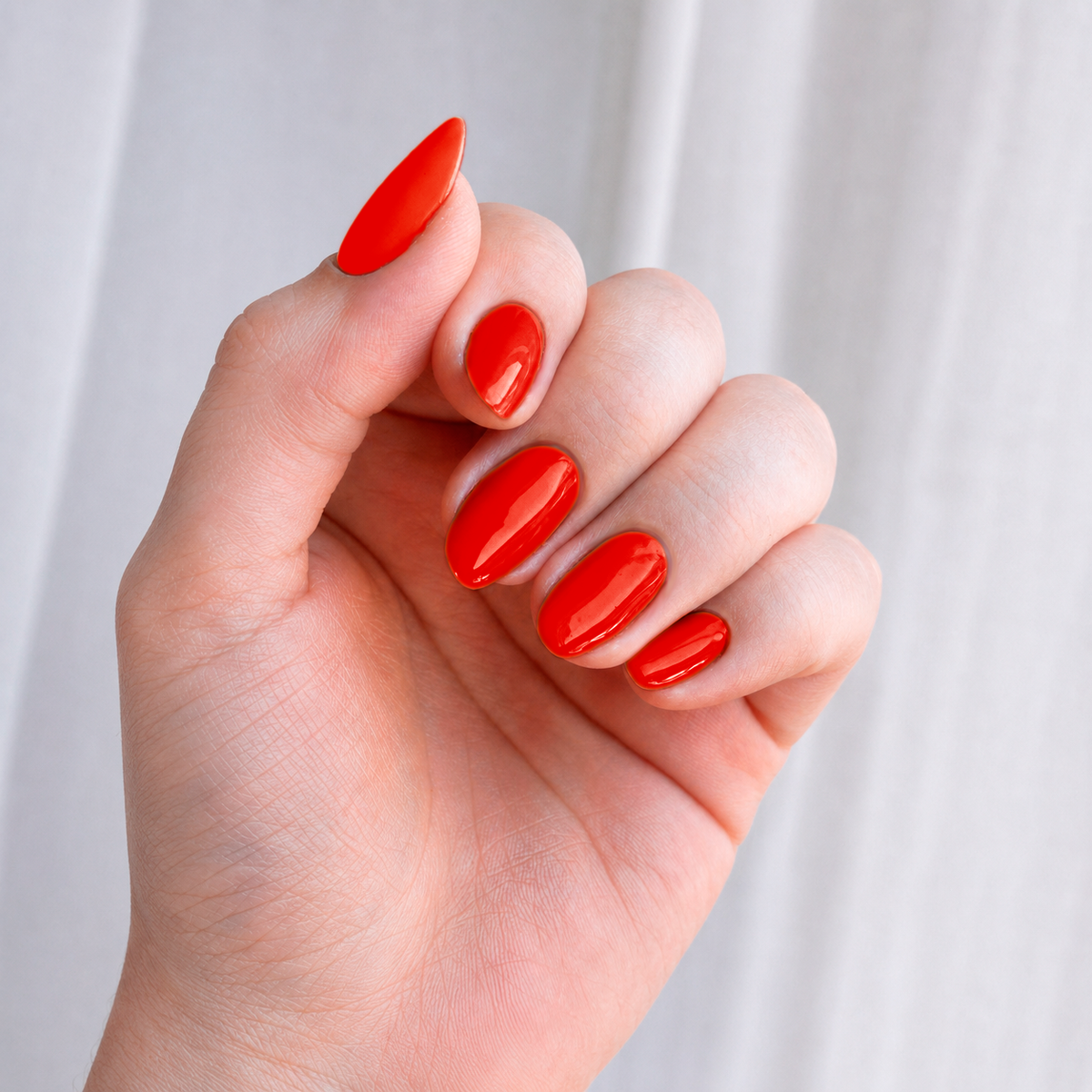 Manicure con esmalte Rojo Pop