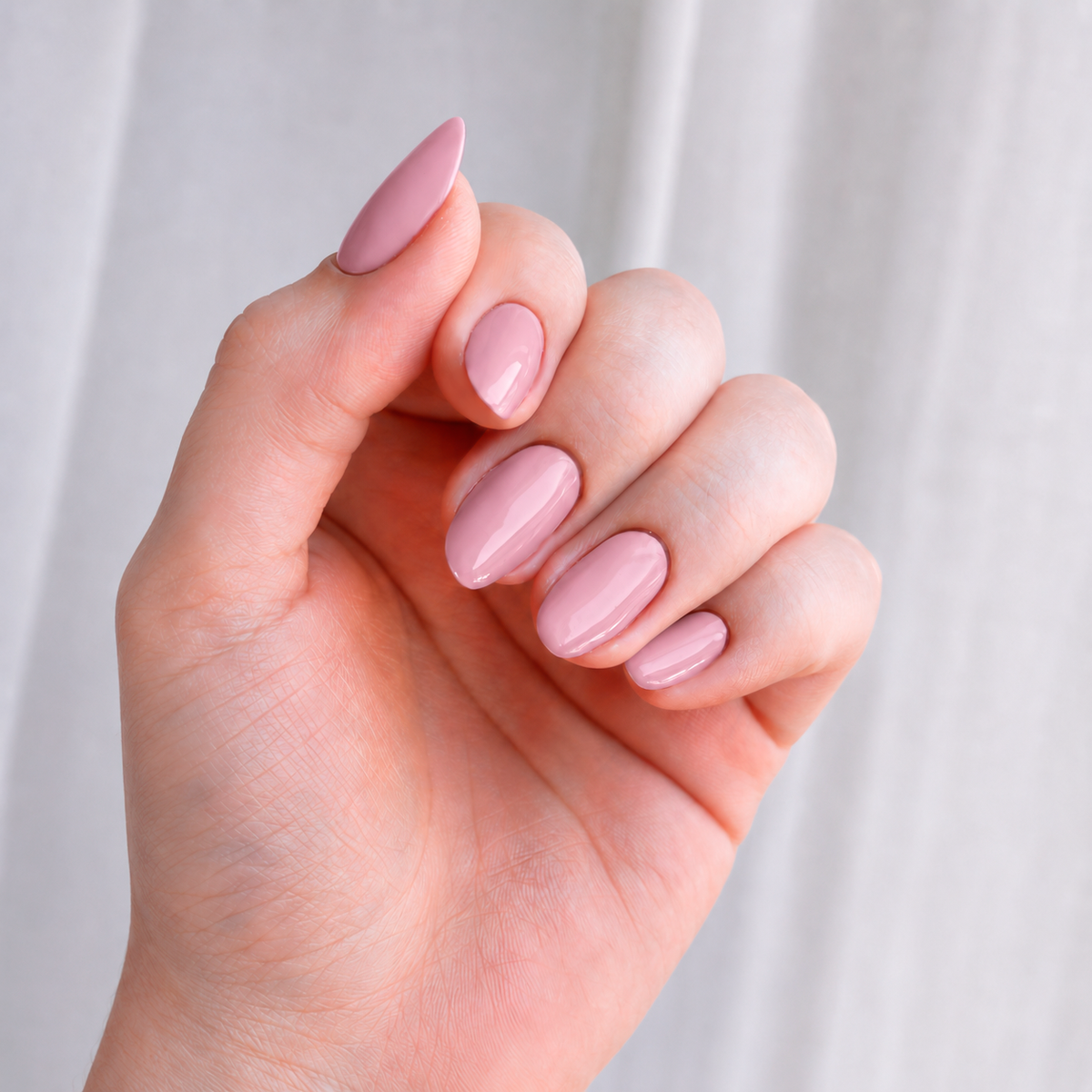Manicure con esmalte Vintage Nude