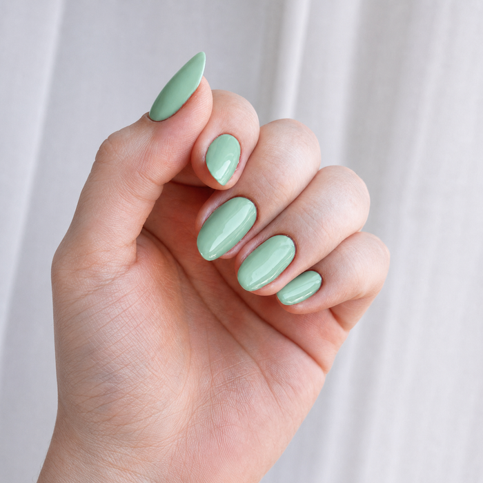 Menta Retro aplicado en uñas